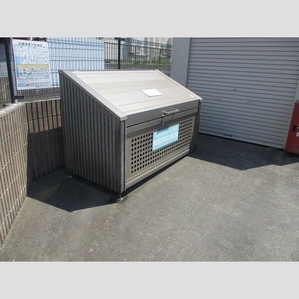 パレンティーアコート ゴミストッカー