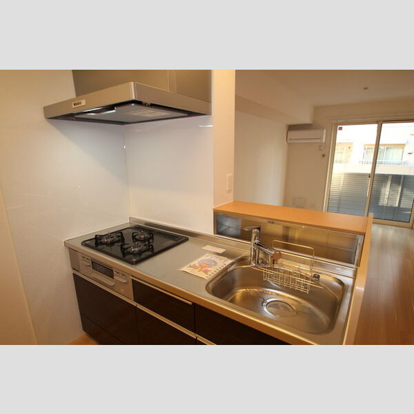 クレスト竹の塚101号室 キッチンはガス3口グリル付き♪