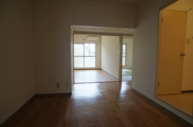 ハイツエクセル0111号室 リビング