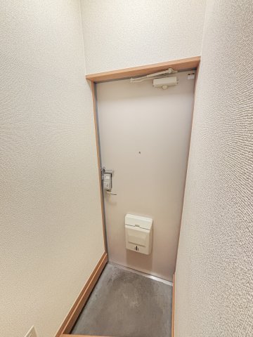 グランリッツ府中小柳町0201号室 玄関