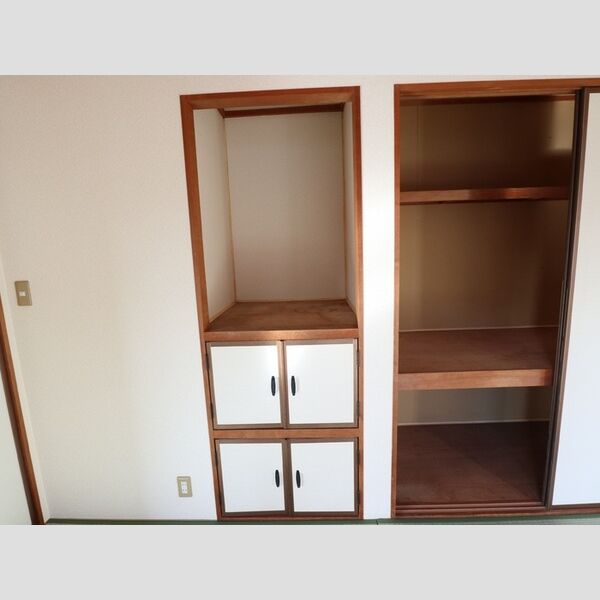 相澤ハイツ 押入&仏間