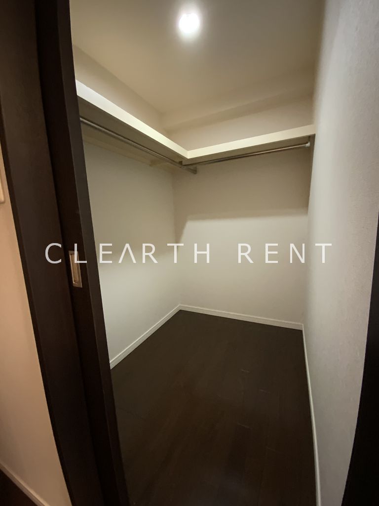 グラーサ西麻布2階 大容量のウォークインクローゼット付き