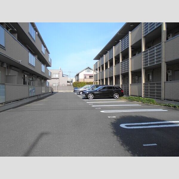 ゴールドパストラル　Ⅵ 駐車場