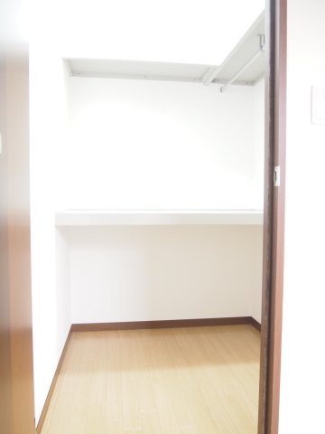 スカイハイツⅠ0203号室 収納