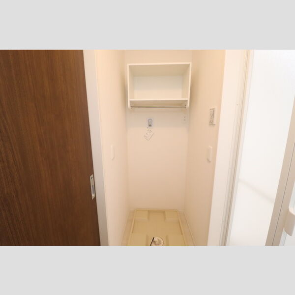 グリュックヴァーグ101号室 洗濯機置き場