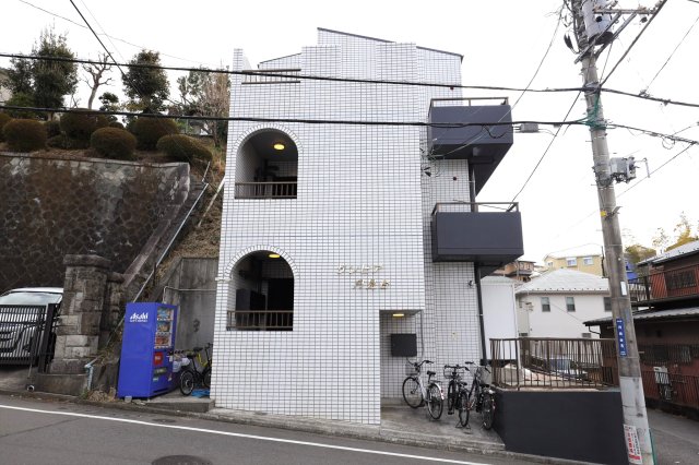 サンピア月見台101号室 エントランス