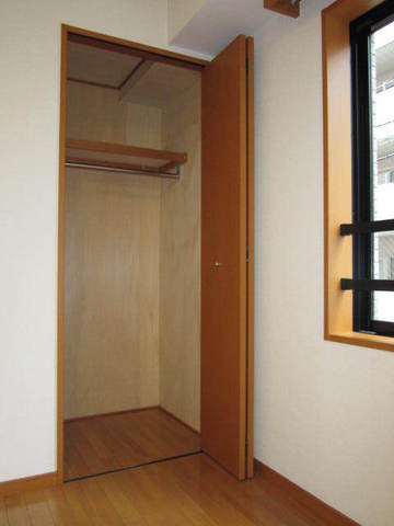 グランド・ガーラ横浜関内2階 広々クローゼット♪