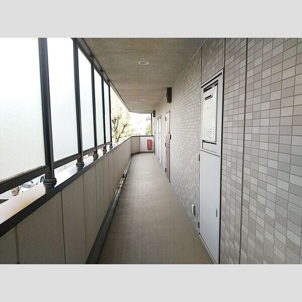 レーブロジュメン 共用廊下