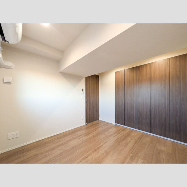 サンジョイアゼロ711号室 洋室5.8帖