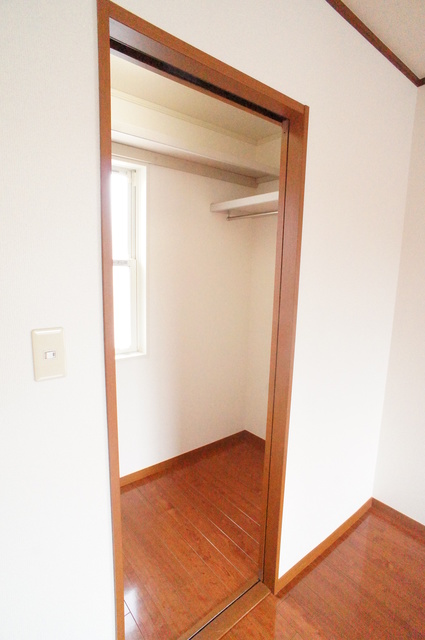 ＳＡＬＡ八幡0202号室 収納