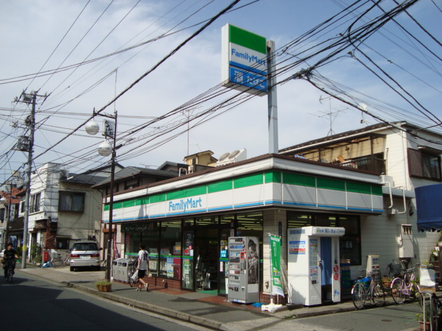 Ｋ’ｓレジデンス ファミリーマート豊川通り店まで195ｍ