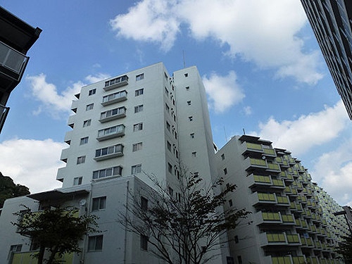磯子センチュリーマンション 建物外観　※2012年10月撮影