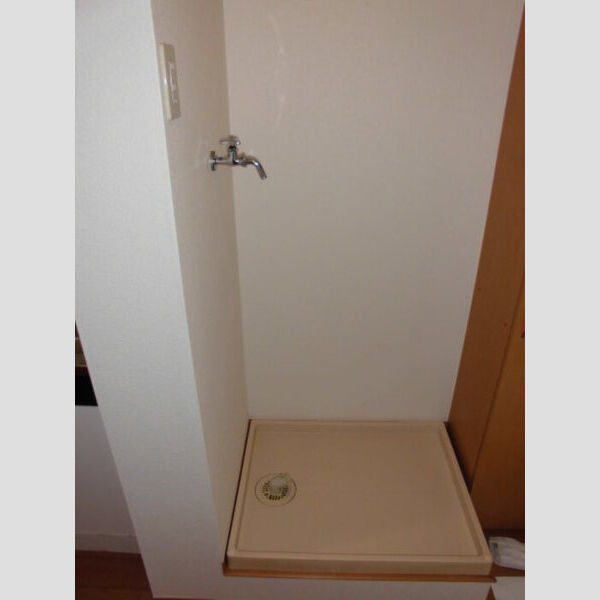 ソレイユ203号室 洗濯機置場