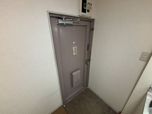 シャトレ上荻 玄関