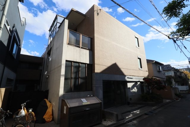 ロイヤルアーバン駒場東大 外観