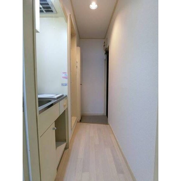 ゼフィランサス新柏 玄関