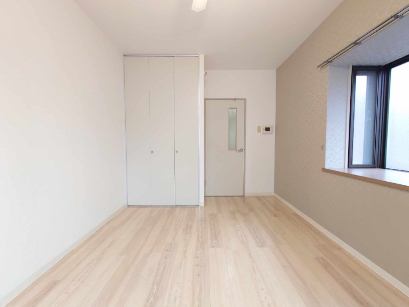 ドゥエル　イースト4階 別部屋の写真の為色味が違う場合はございます