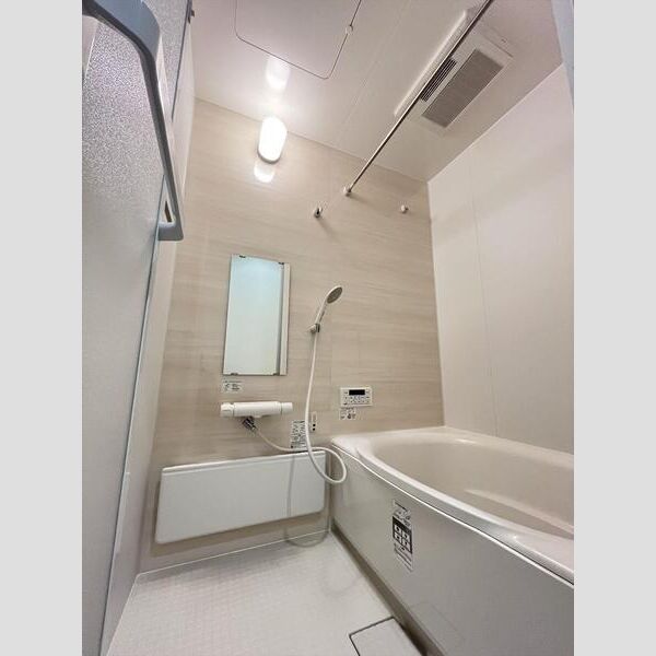 リーブルファイン川口上青木西102号室 お風呂