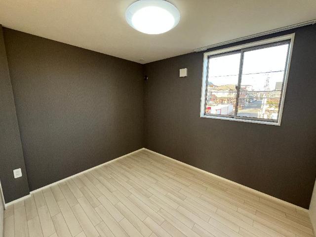 アドニス203号室 洋室