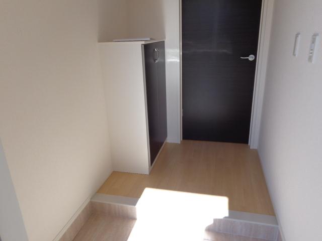 セレーノ・東栖 玄関