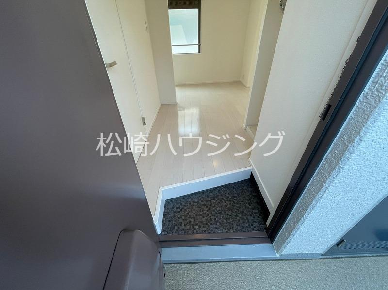 ブリッジM中野2階 玄関