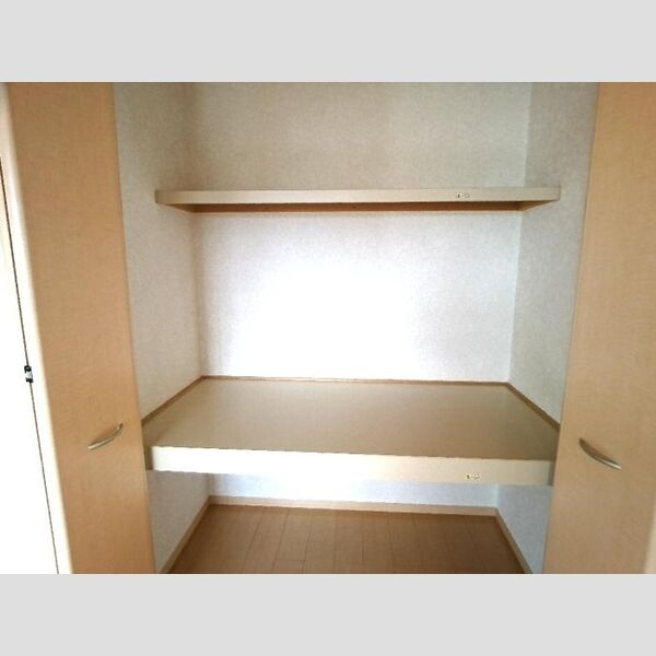 トマトハイツ　一/二/三番館1-202号室 収納