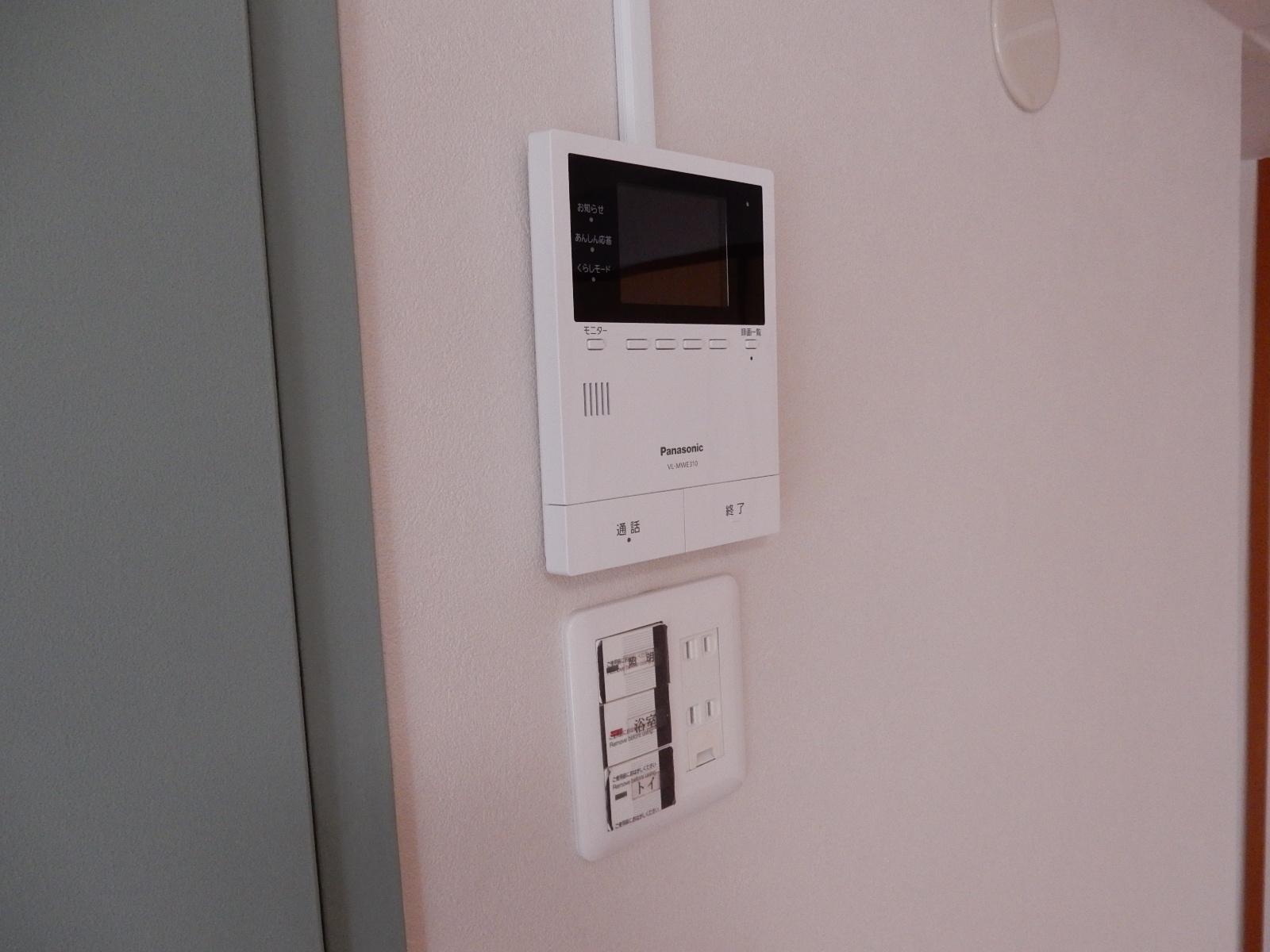 稲城市平尾住宅６６号棟401号室 来客者の顔を見ながらお話できます。