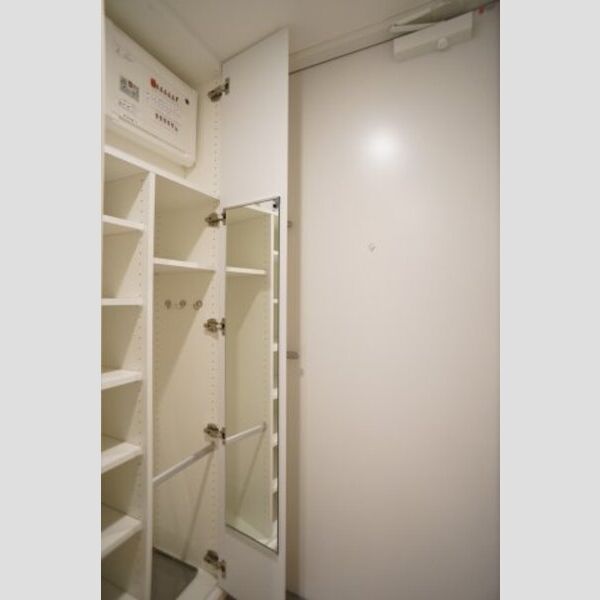 プライムメゾン森下WEST312号室 玄関