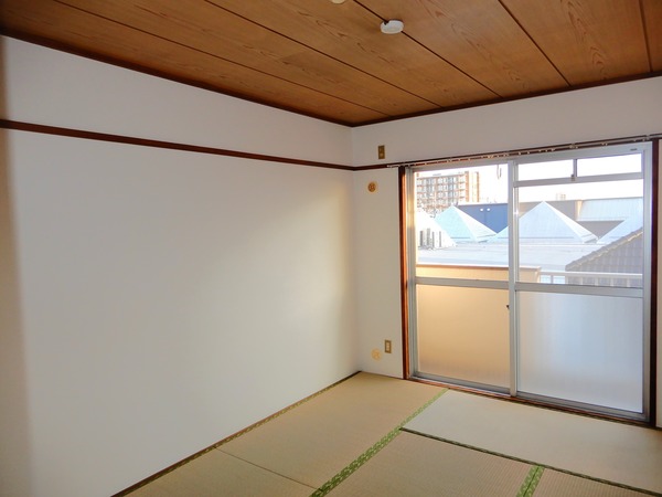 エッソール福生203号室 リビング