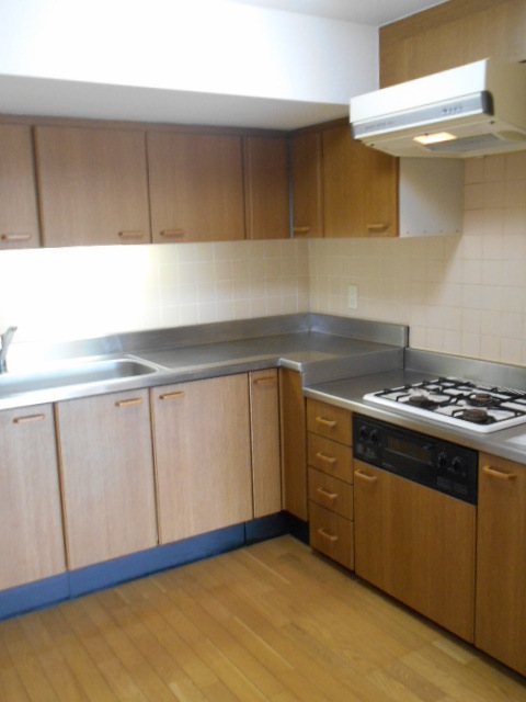 ラ・クラッセ西寺尾 キッチン