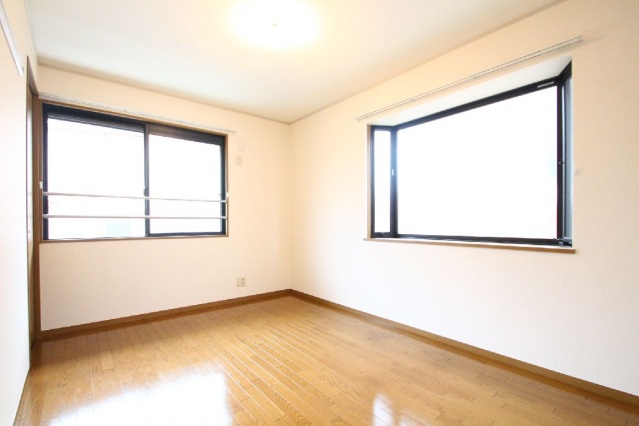 プラスサムⅡ1階 写真は同型201号室。現状優先