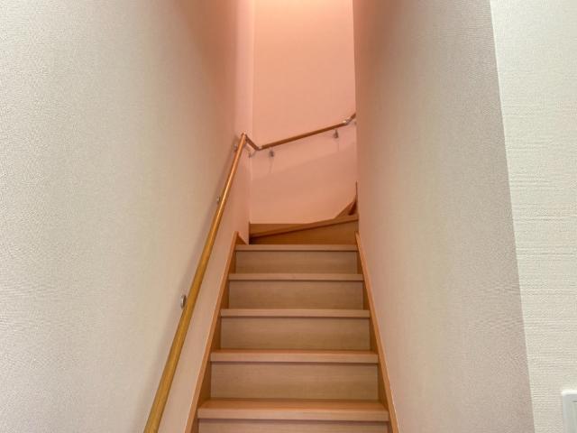 モデルナⅡ 玄関階段