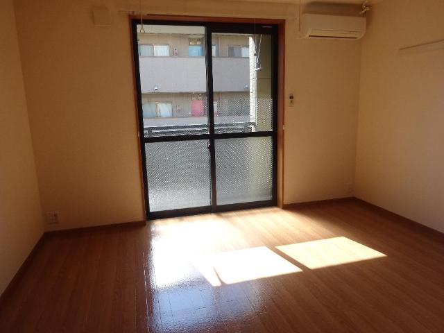 ミレーニア 洋室