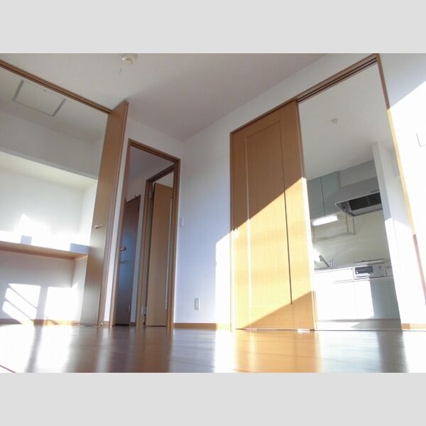 リブェール305号室 洋室6帖