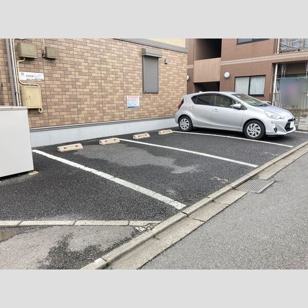 サニーハウス102号室 駐車場