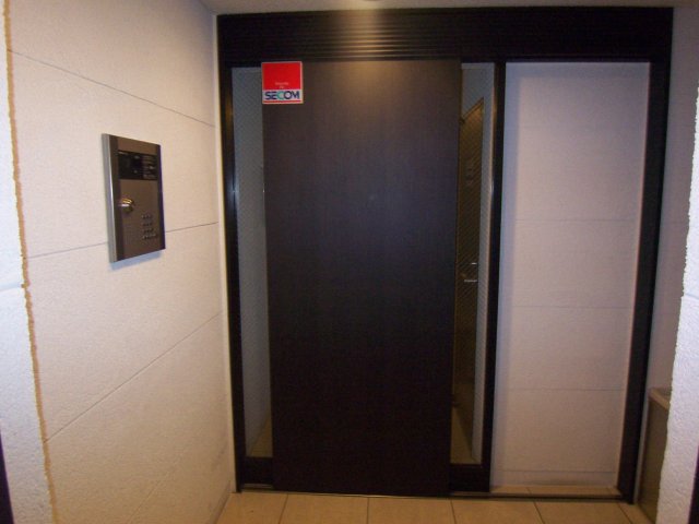 パレ・ホームズ桜台303号室 エントランス