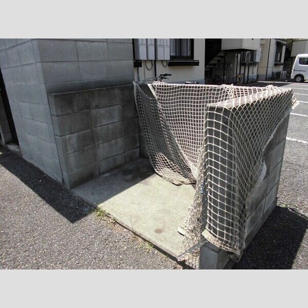 メゾン・ド・ラフィーネ　A202号室 ゴミ集積場