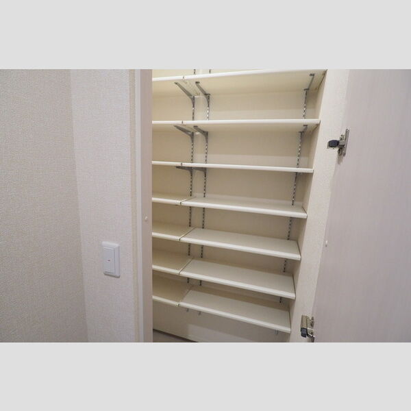 Chloris205号室 玄関