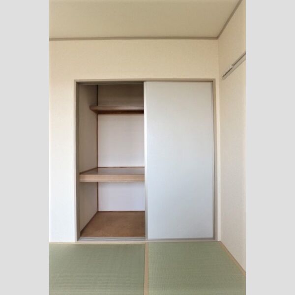 クレスト 和室　押入れ