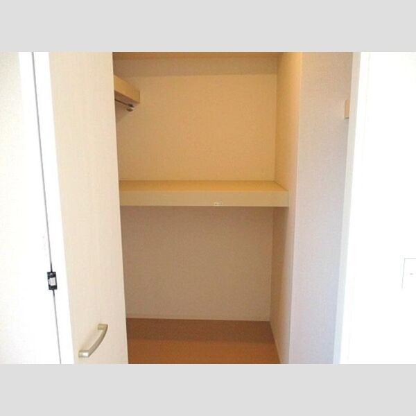 レムロード・M202号室 ウォークインクローゼット