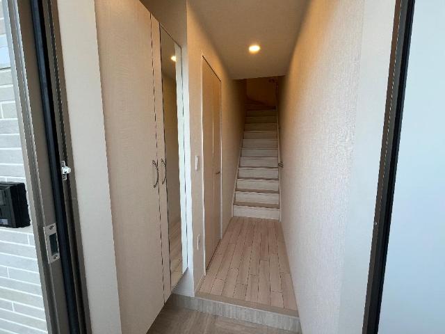 アドニス203号室 玄関