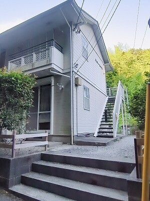 プリティ・シャトル2階 外観