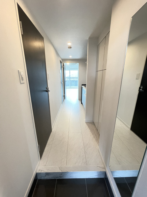 スカイコートグレース世田谷弦巻301号室 玄関