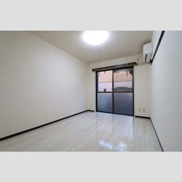 ラポール16 居室