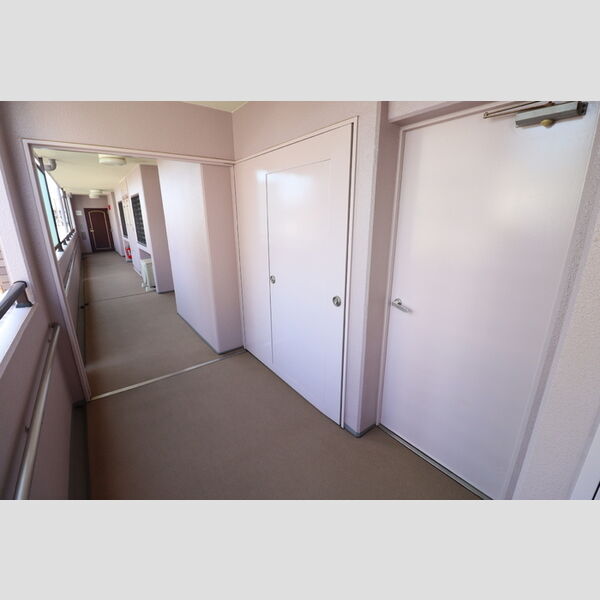 ウィステリア 共用廊下