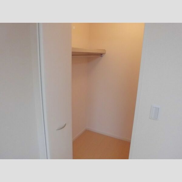 ソレイユ瑞江 洋室7帖　ウォークインクローゼット