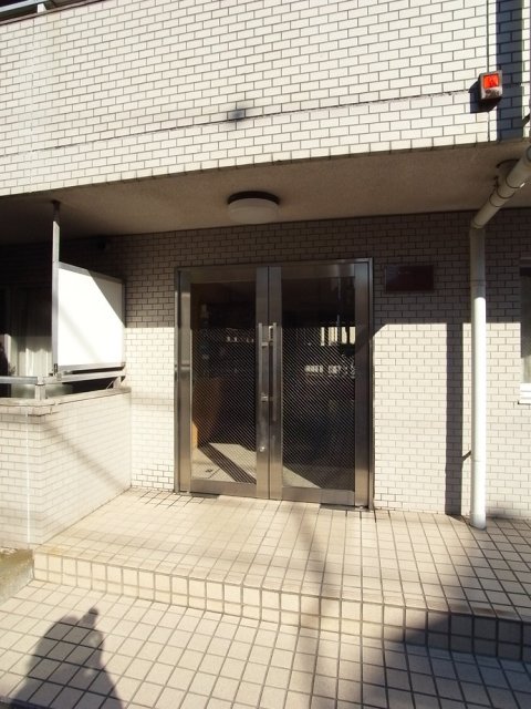 パレ・ドール高砂Ⅰ3階 エントランス