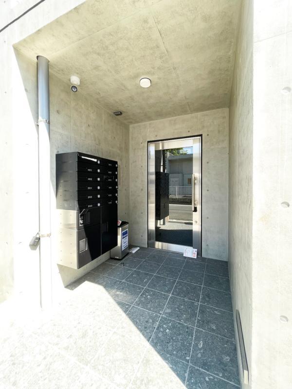 グレンジフォード高円寺南1階 エントランス