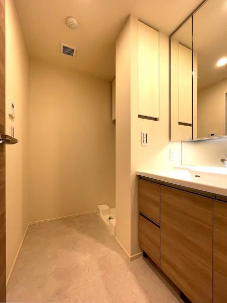 白金ザ・スカイ 東棟7階 リビング