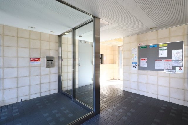 スカイコート駒場東大前4階 ロビー